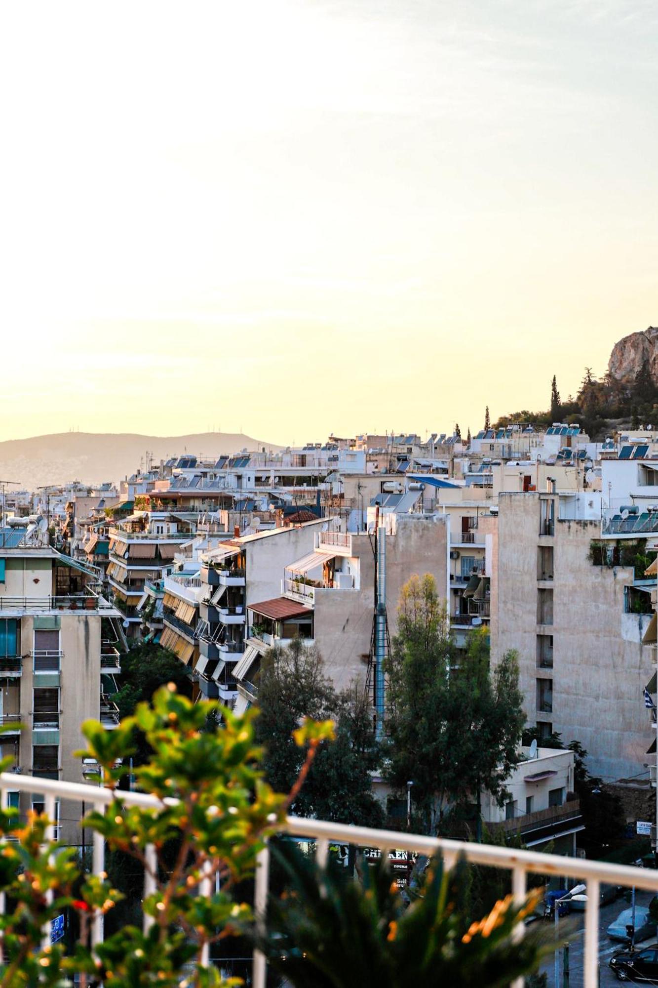 Renovated Apartment With Roof Garden Access, 15 M Walk To Acropolis Athens Exterior photo